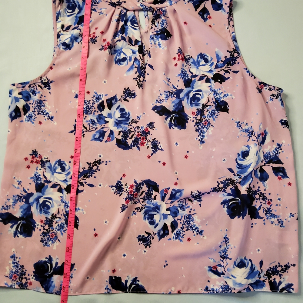 Elle Blush Pink Sleeveless Blouse with Blue Floral Print - Picture 4 of 7